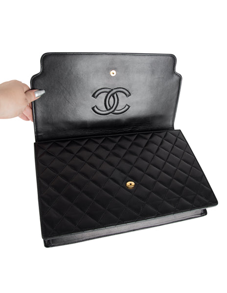 Chanel Vintage c. 1989-1991 Black Matelasse Lambskin Leather Clutch Bag