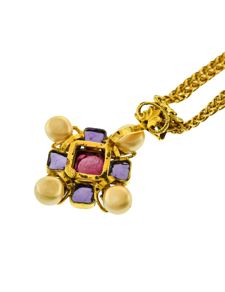 Chanel Vintage AW 1999 Byzantine Magenta Lavender Bordeaux Gripoix Pearl Pendant Sautoir Necklace
