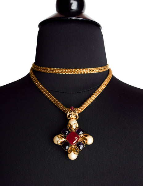 Chanel Vintage AW 1999 Byzantine Magenta Lavender Bordeaux Gripoix Pearl Pendant Sautoir Necklace