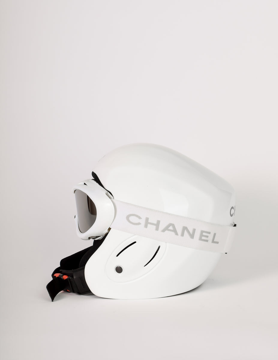 希少　CHANEL シャネル ヘルメット IDENTIFICATION 白 ChanelWhiteSkiHelmetGoggleSet_