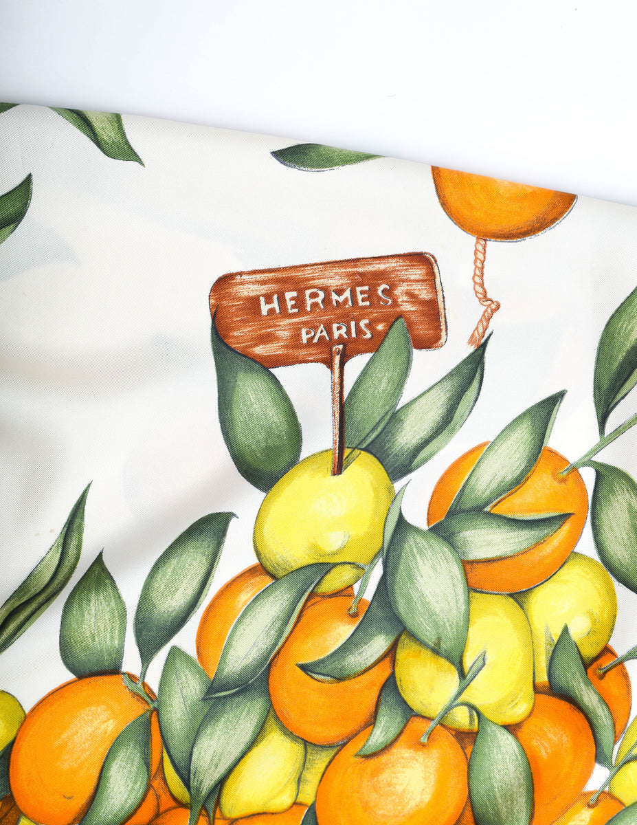 Cravate Vintage HERMÈS Motif Fruits (pomme, Poire...) - Soie, Années 1990, France, Occasion Avec Taches