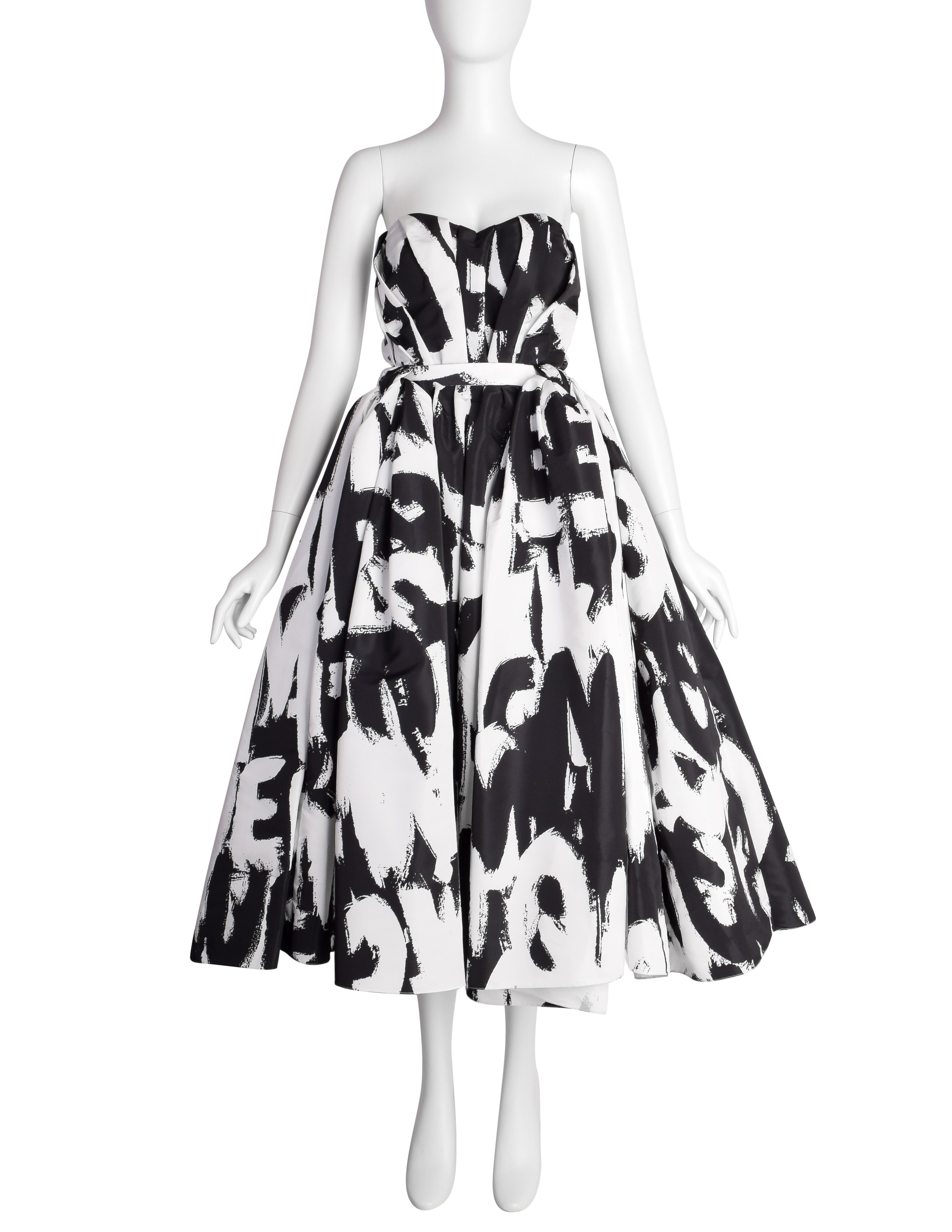 Alexander McQueen by Sarah Burton PF 2022 Black White