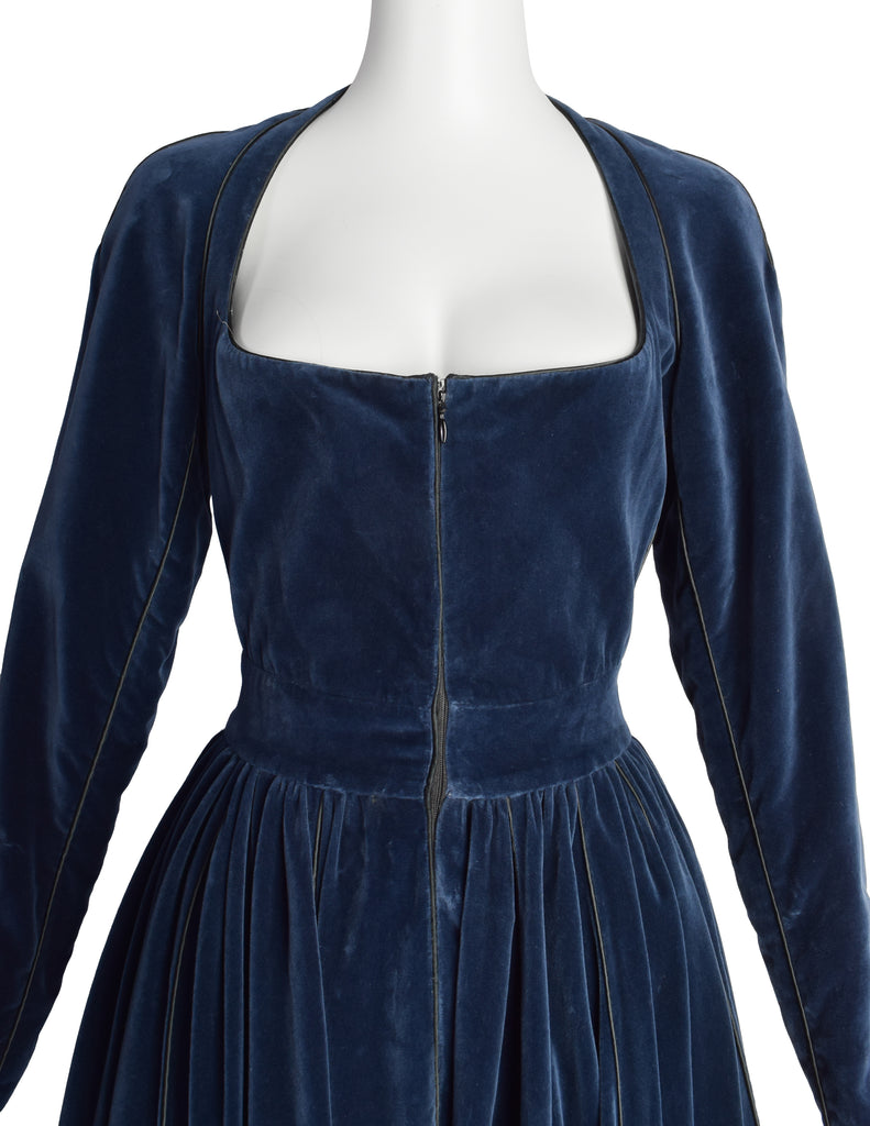 Azzedine Alaia Vintage AW 1988 Rare Deep Sapphire Blue Velvet Full Ski Amarcord Vintage Fashion Azzedine Alaia Vintage AW 1988 Rare Deep Sapphire Blue Velvet Full Ski Amarcord Vintage Fashion