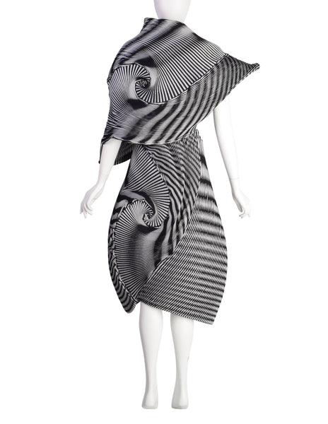 Issey Miyake AW2016 Black White Pleated Optical Spirograph Skirt and Shawl Ensemble Set