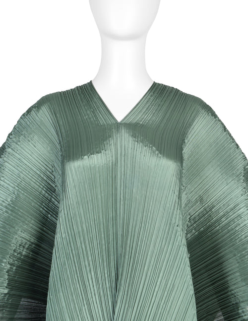 MONTHLY COLORS : MARCH – ISSEY MIYAKE ONLINE STORE