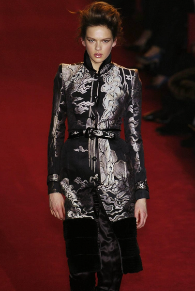 Yves Saint Laurent by Tom Ford Vintage AW2004 Iconic Chinoiserie Scenic Jacquard Fur Trim Coat