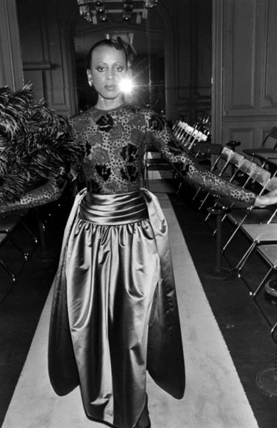Givenchy Haute Couture Vintage AW 1978 Documented Black Lace and Green Duchess Satin Gown
