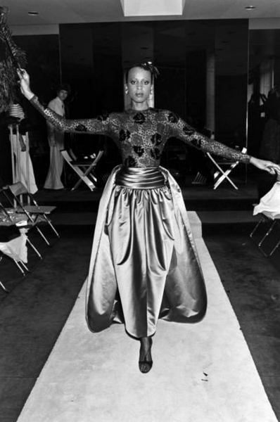 Givenchy Haute Couture Vintage AW 1978 Documented Black Lace and Green Duchess Satin Gown
