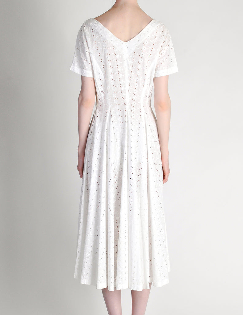Vintage 1950s White Embroidered Eyelet Full Skirt Dress Amarcord Vintage Fashion Vintage 1950s White Embroidered Eyelet Full Skirt Dress Amarcord Vintage Fashion
