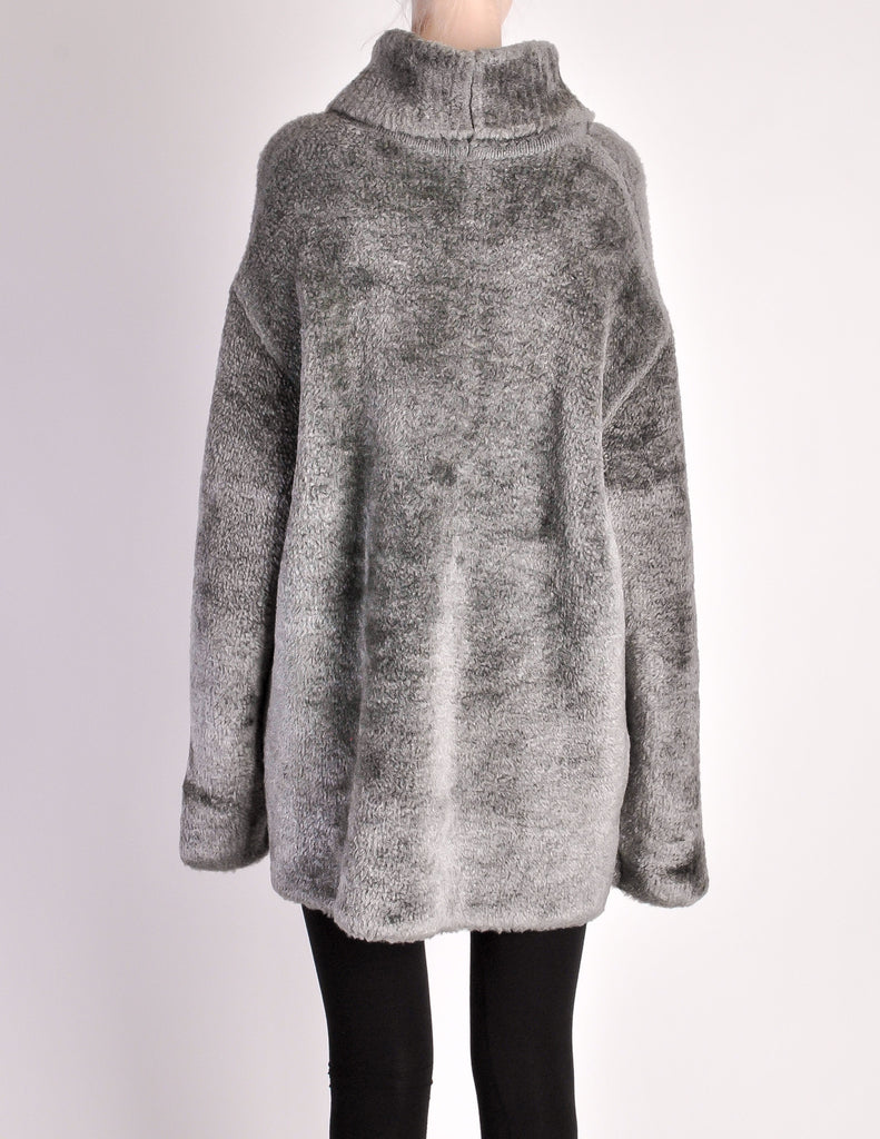 Oversized fuzzy sweater deals