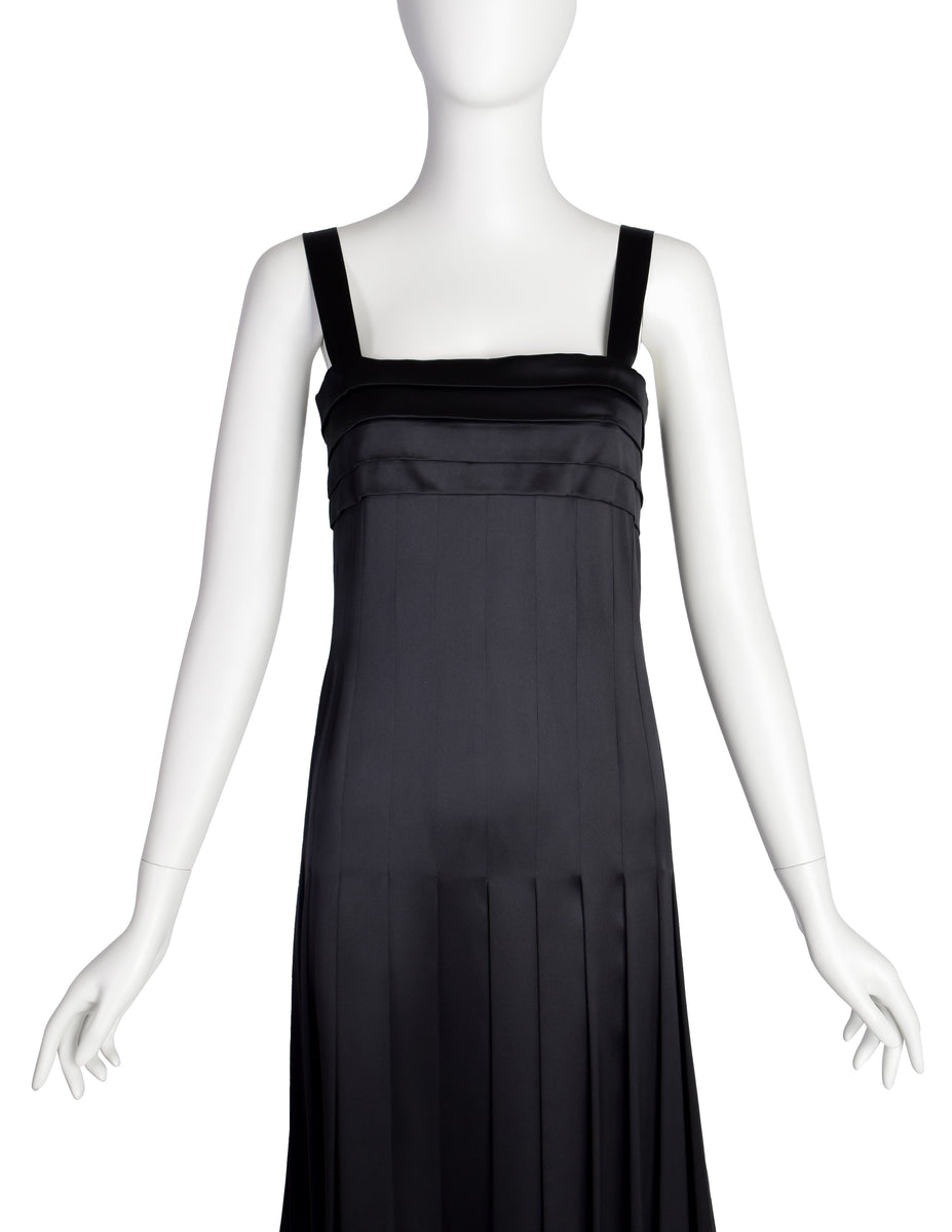 Chanel Vintage SS 2005 Black Pleated Silk Charmeuse Dress – Amarcord  Vintage Fashion