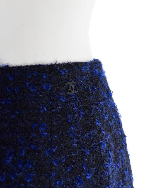 Chanel Vintage AW 2002 Runway Black Blue Wool Boucle Owl Button Two Piece Jacket Skirt Suit