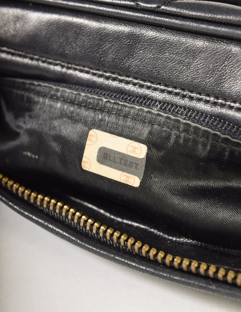 Chanel Vintage Black Matelasse Quilted Lambskin Leather Large CC Logo –  Amarcord Vintage Fashion