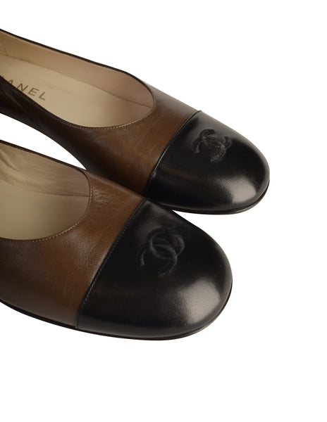 Chanel Vintage Black Brown Two Tone Leather CC Logo Cap Toe Squared Heel Flats Shoes