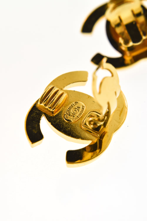 Chanel Vintage Gold CC Logo Turnlock Earrings – Amarcord Vintage Fashion