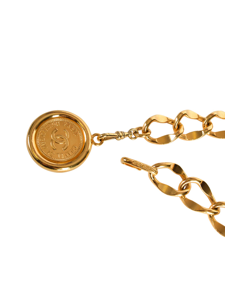 Chanel Vintage Gold Tone Metal 31 Rue Cambon Paris Round Charm Chain  Bracelet