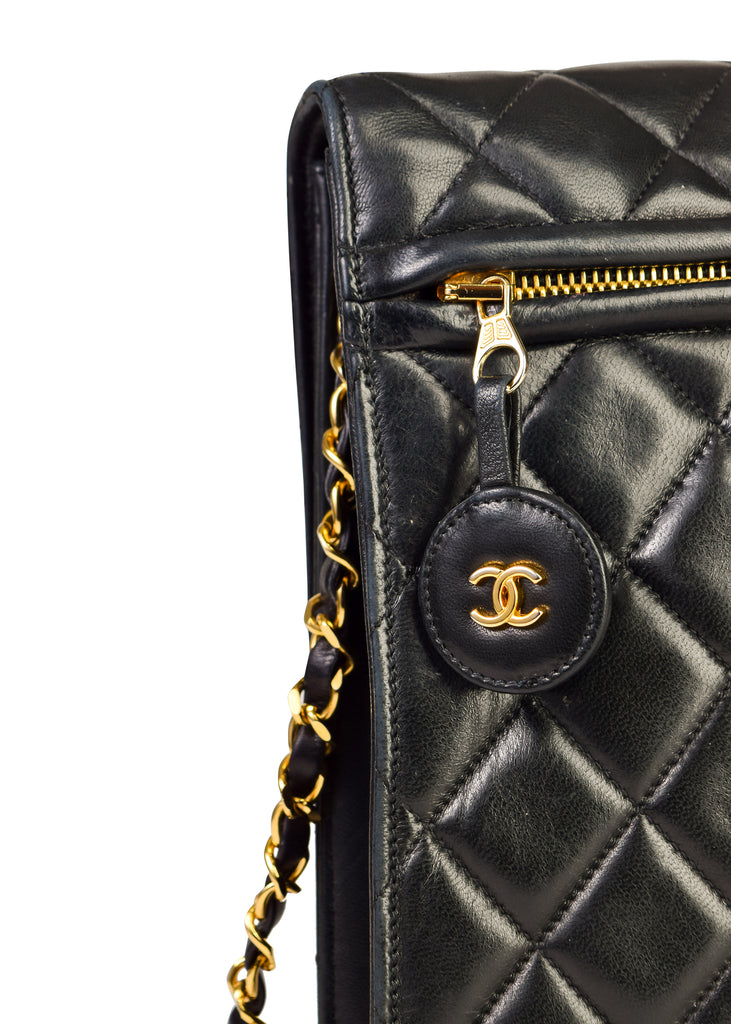 Chanel Vintage Navy Blue Matelasse Quilted Lambskin Leather Clutch Bag –  Amarcord Vintage Fashion