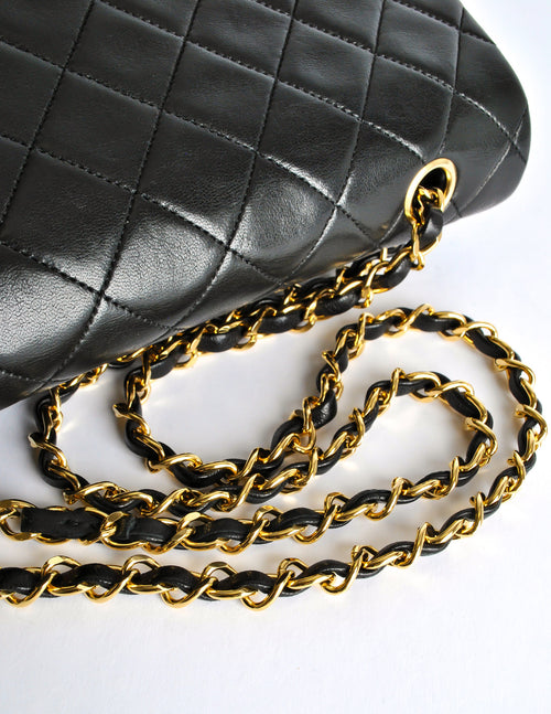 Chanel Vintage Black Quilted Lambskin Leather Classic Double Flap Bag – Amarcord  Vintage Fashion