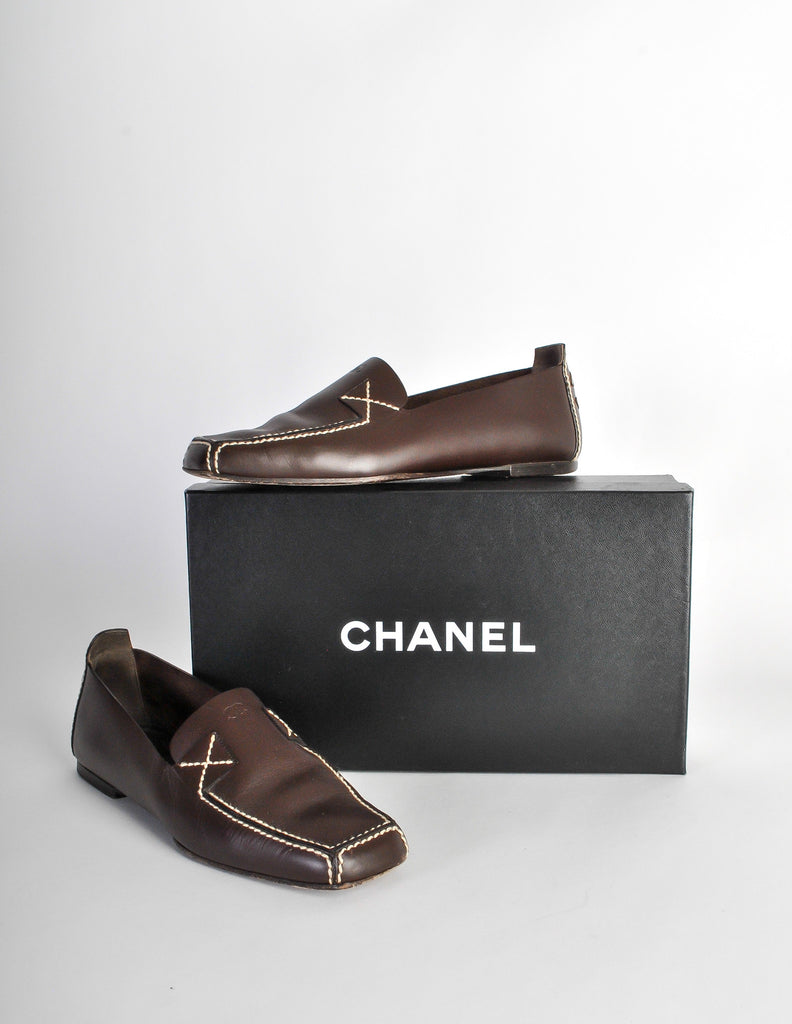 Chanel Vintage CC Logo Brown Leather Loafers – Amarcord Vintage Fashion
