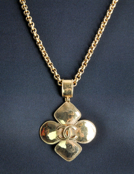 Chanel Vintage Gold CC Logo Crest Flower Necklace - Amarcord Vintage Fashion
 - 4