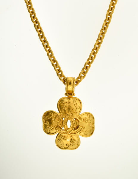 Chanel Vintage Gold CC Clover Necklace