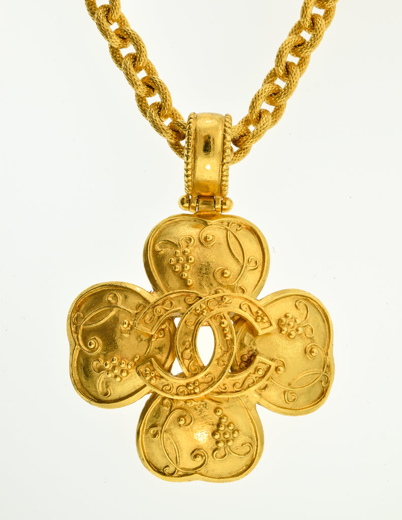 Chanel CC Logo Pendant in Clover Cutout Necklace