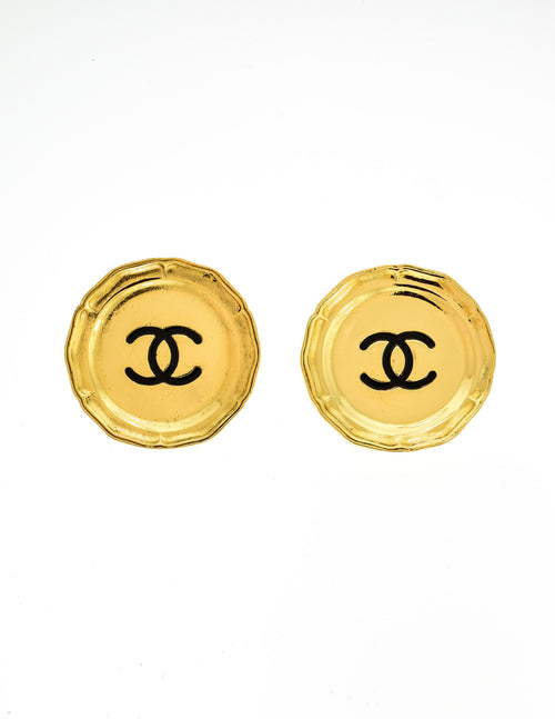 Chanel Vintage Large Gold CC Logo Plate Earrings – Amarcord