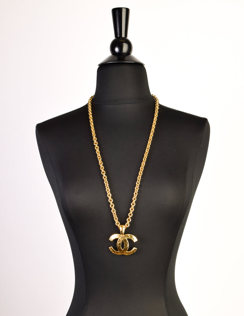 CHANEL Red Quilted CC Logo Cotton Mini Chain Shoulder / Necklace
