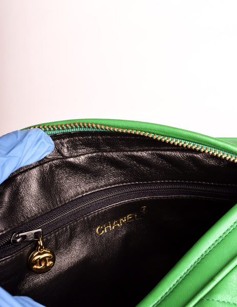 Chanel Vintage Kelly Green Lambskin CC Logo Tassel Shoulder Camera Bag - Amarcord Vintage Fashion
 - 13