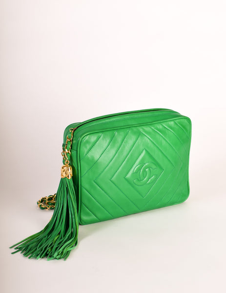 Chanel Vintage Kelly Green Lambskin CC Logo Tassel Shoulder Camera Bag - Amarcord Vintage Fashion
 - 6