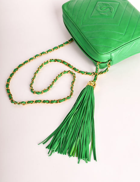 Chanel Vintage Kelly Green Lambskin CC Logo Tassel Shoulder Camera Bag - Amarcord Vintage Fashion
 - 7