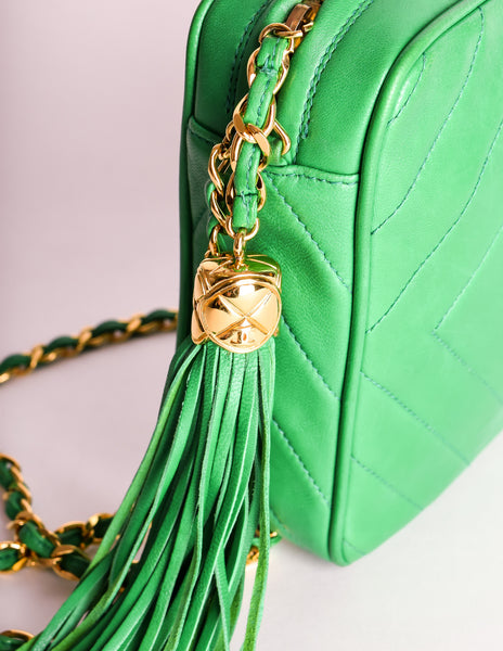 Chanel Vintage Kelly Green Lambskin CC Logo Tassel Shoulder Camera Bag - Amarcord Vintage Fashion
 - 8