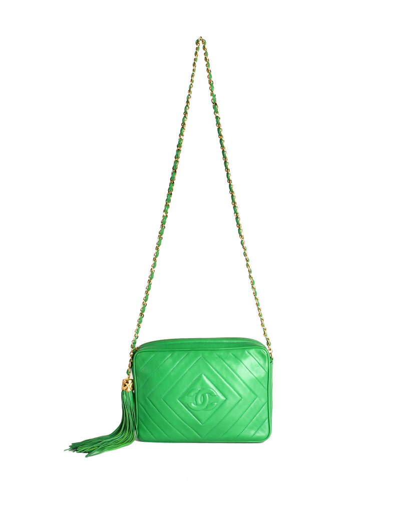 Chanel Vintage Kelly Green Lambskin CC Logo Tassel Shoulder Camera Bag –  Amarcord Vintage Fashion