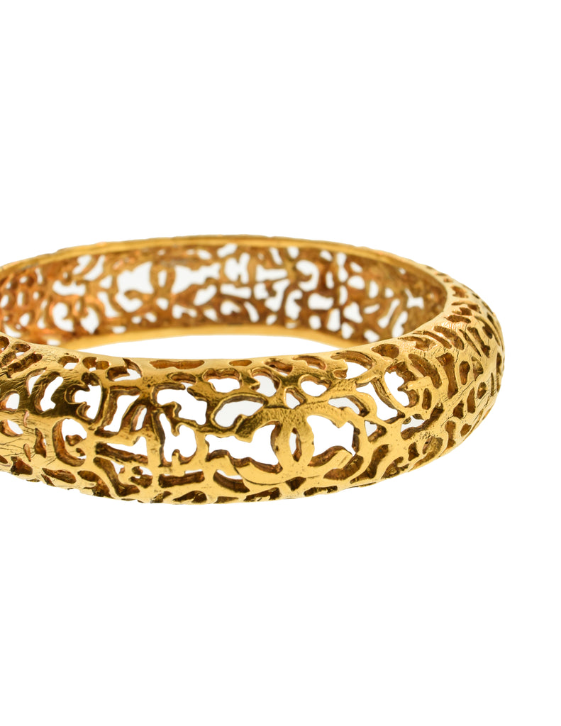 Chanel Vintage Gold Cut Out Swirl Bracelet – Amarcord Vintage Fashion