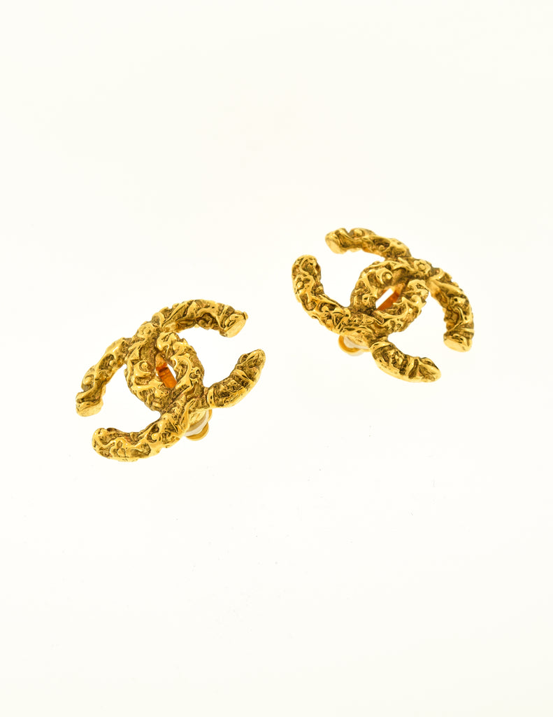 Chanel Vintage Gold CC Logo Pendant Necklace – Amarcord Vintage