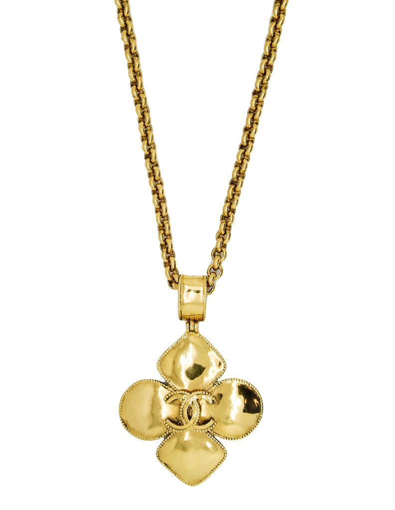 Chanel Vintage Gold CC Logo Crest Flower Necklace – Amarcord