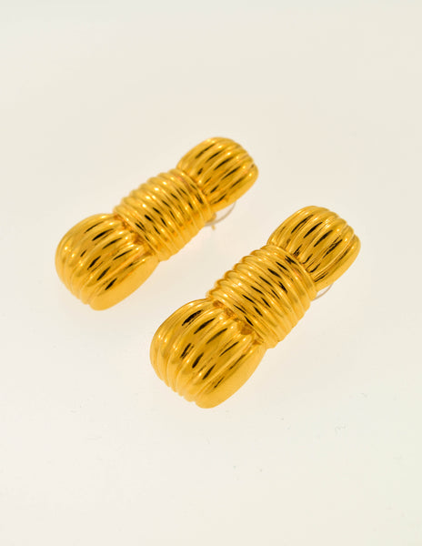 Fendi Vintage Gold Ribbed Knot Earrings