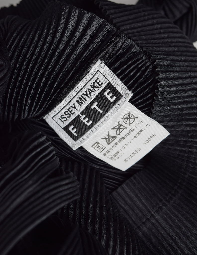 Issey Miyake Fete Vintage Black Pleated Tank Top with Curly Tie