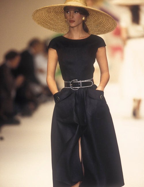 Oscar de la Renta Vintage SS 1993 Black Crisp Linen Full Flared Skirt –  Amarcord Vintage Fashion